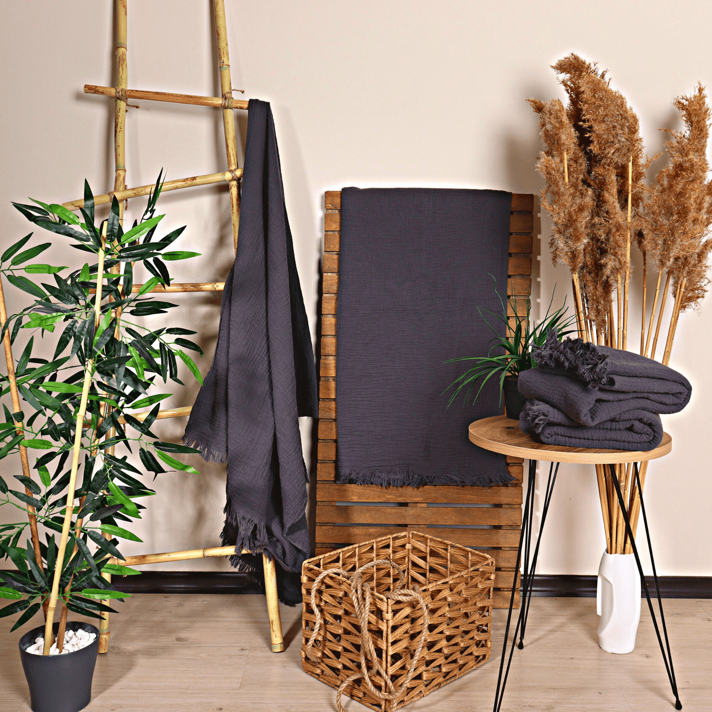 Anthracite Muslin Towel for Adults